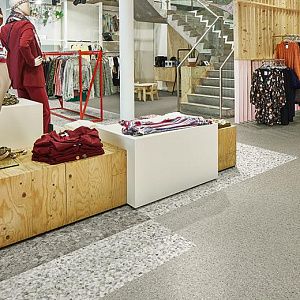 Плитка ПВХ Forbo Allura Material 63486DR7-63486DR5 grey terrazzo фото 2 | FLOORDEALER